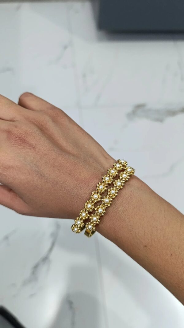 Brazalete Flores Dorado/Perla