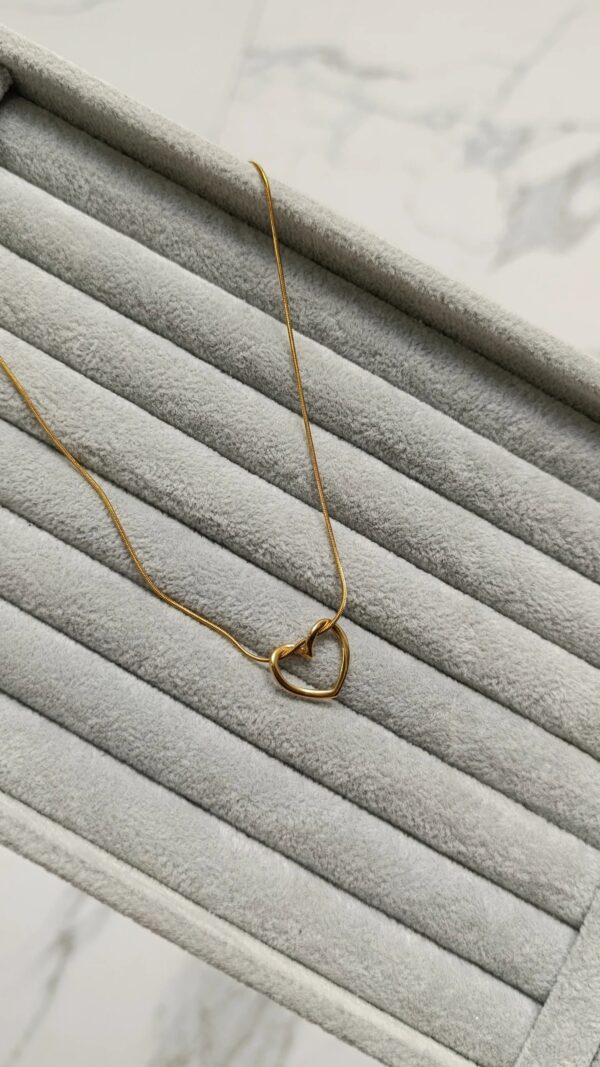 Collar Nudo Corazón